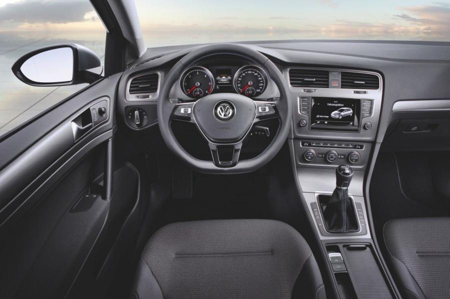  Volkswagen Golf BlueMotion Concept 2012 года  (фото 2 из 5)